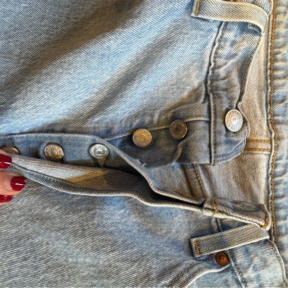 Levi’s 501 Straight Leg with Buttons - Picture 4 of 6